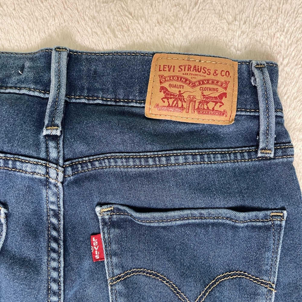 High Rise Super Skinny Levi Jeans